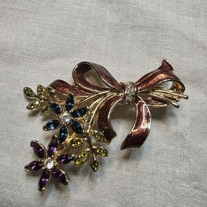 Elegant Vintage Monet Goldtone and Enamel Multicolor Floral Brooch